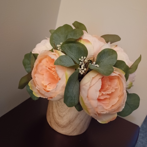 Peach Pink Green artificial floral arrangement handmade by me 6 flower head gree - Picture 5 of 7